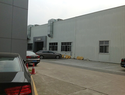 汽車(chē)車(chē)間環(huán)?？照{(diào)番禺4S店維保車(chē)間案例